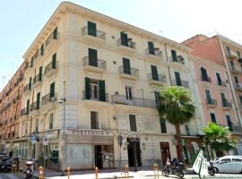 Taranto - Stanza uso ufficio in Via Berardi