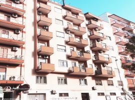 Taranto - Appartamento con posto auto in Via Dante