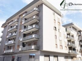 Taranto - Appartamento con box auto in Via Fogazzaro ang. Via Foscolo