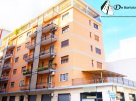 Taranto - Appartamento ristrutturato con terrazza in Via Veneto ang. Via Campania