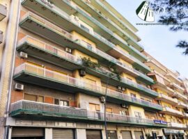 Taranto - Appartamento in Via Dante (zona Concattedrale)